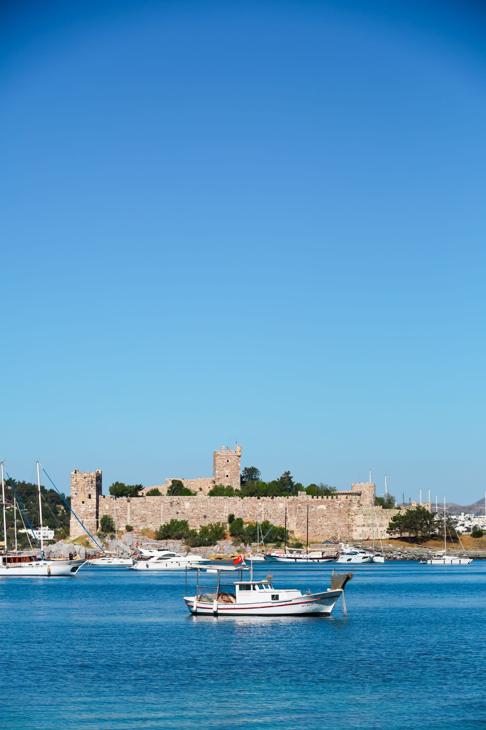 Bodrum limanı ve çarşısı genel manzara